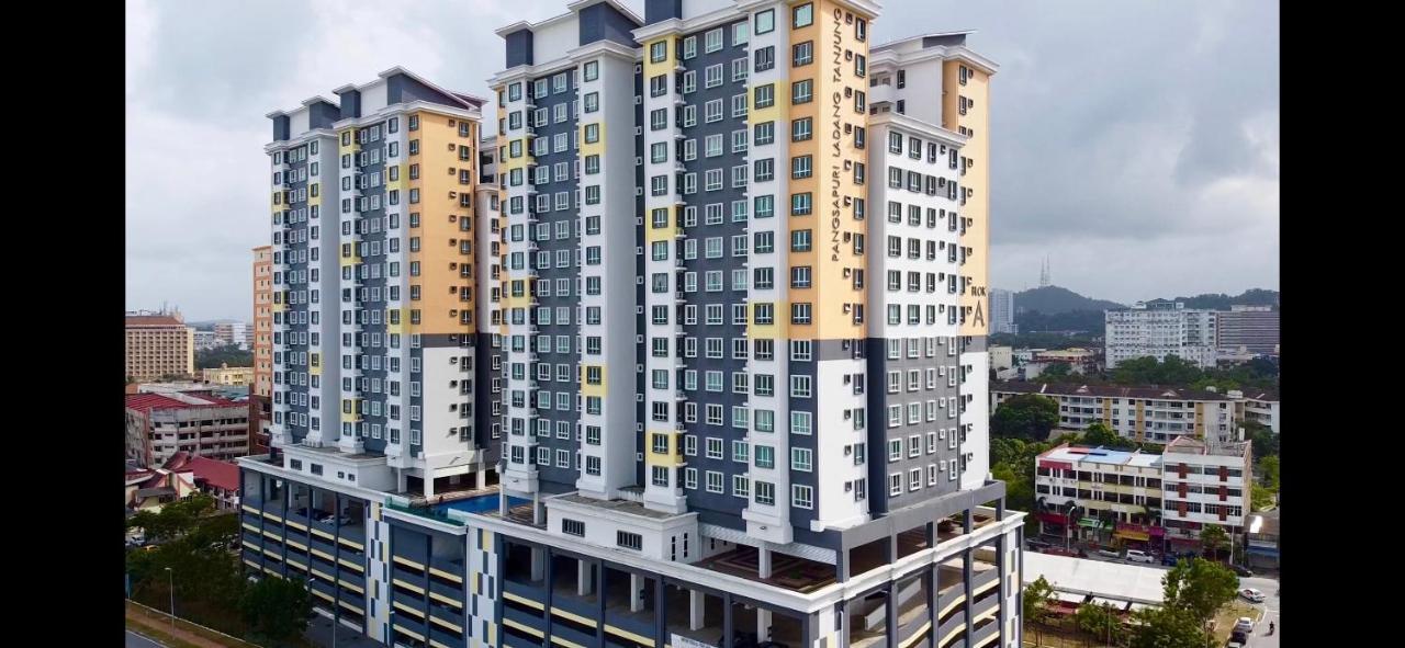 Casa Callisto Homestay - New Seaview With Pool 3Br Apartment Ladang Tanjung Kuala Terengganu Zewnętrze zdjęcie
